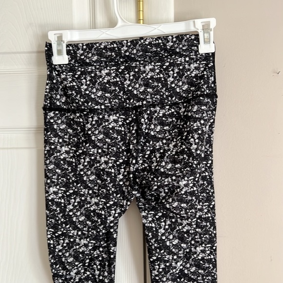 Lululemon lightweight leggings - Picture 2 of 3